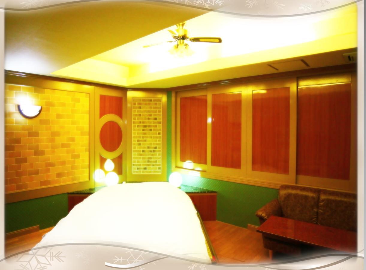 Kyoto Hotel Crown (Adults Only) Buitenkant foto